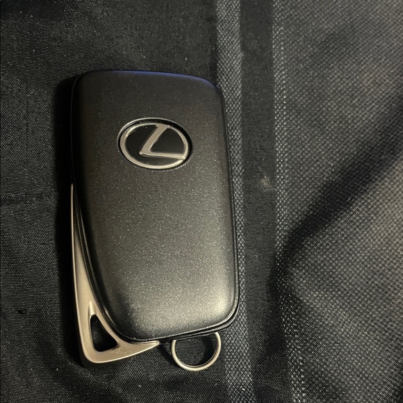Lexus Black Key Fob - Picture 1 of 3